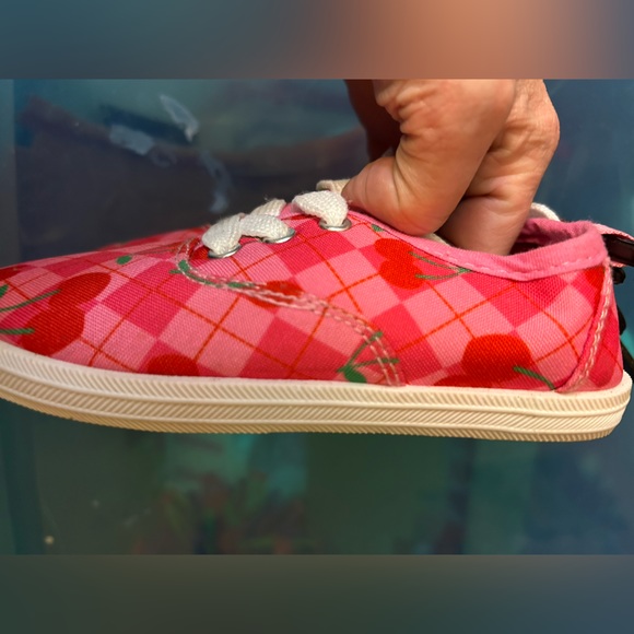 Sugar & Spice by Lny Red Cherry Print Gingham Canvas Toddler Shoes Size 9 - Picture 3 of 5